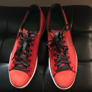 Brand new Men’s Pumas sneakers